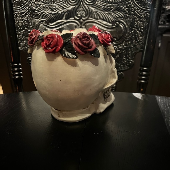 Ashland Halloween Floral Crown Skull Vase - Picture 3 of 6
